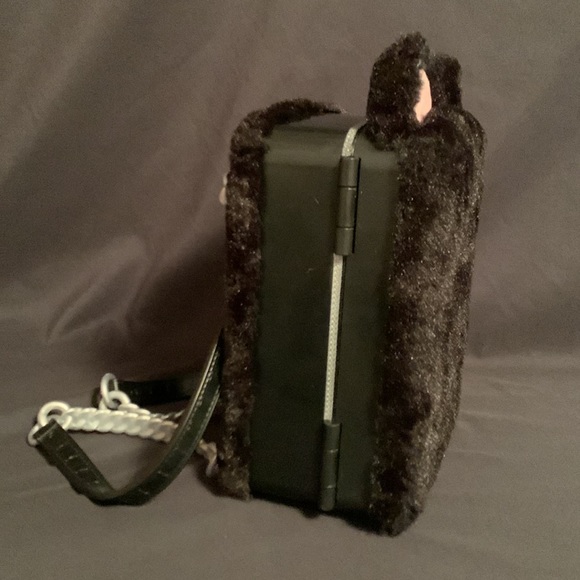 Na! Na! Surprise Backpack(Limited Edition) Bedroom w/1 Surprise Doll  Included - Picture 3 of 5